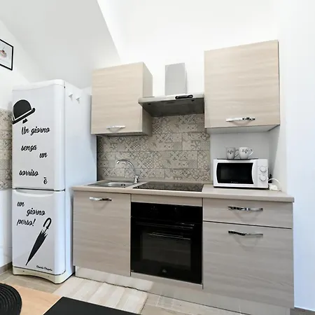 Appartamento Con Delizioso Giardino Acilia Exterior foto