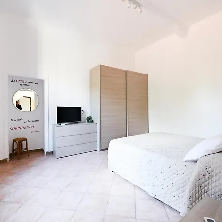 Appartamento Con Delizioso Giardino Acilia Exterior foto